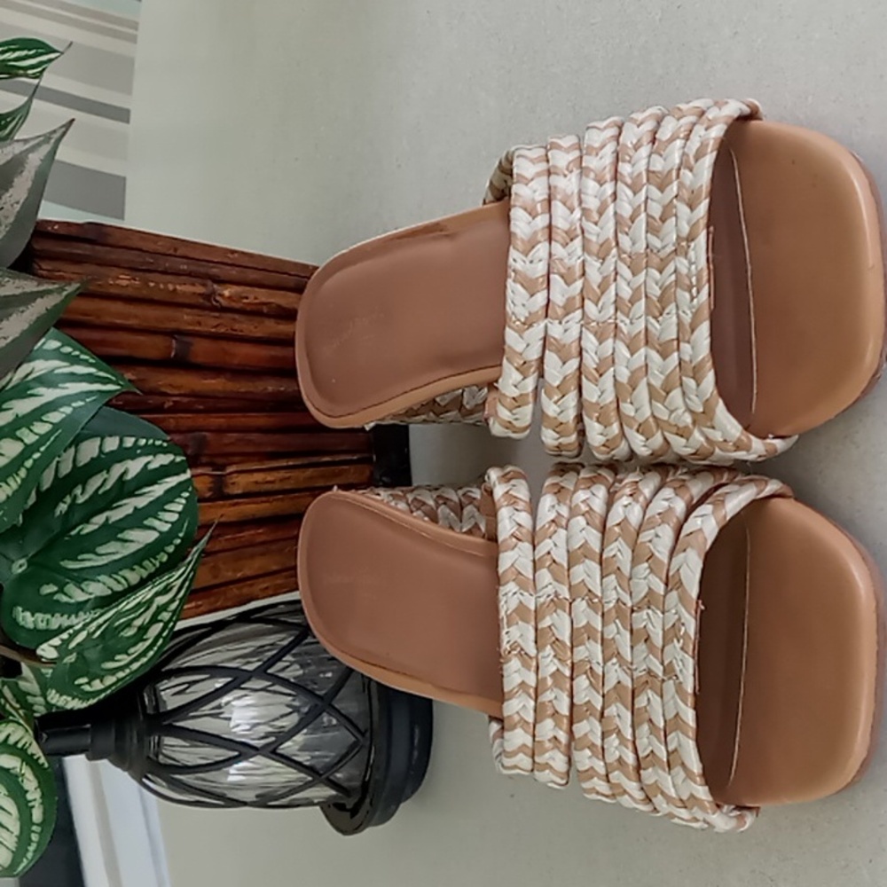 Universal Thread Shoes